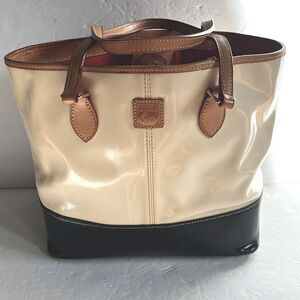Dooney & Bourke Beige/Navy shoulder bag